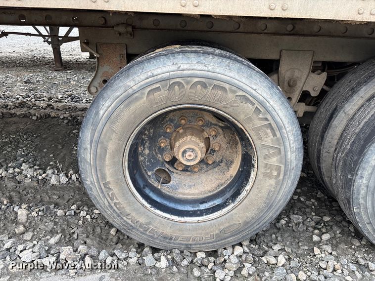 image for item YA0828 1996 Great Dane dry van trailer