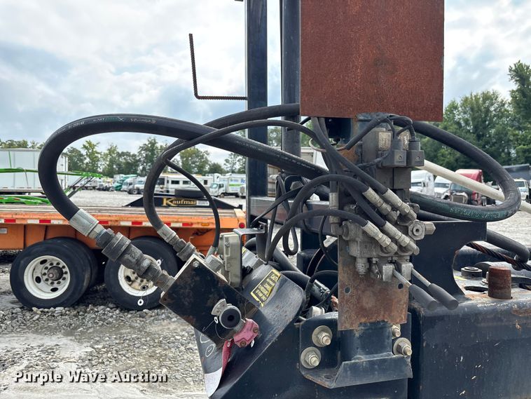 image for item YA0830 2014 Benlee roll-off container trailer