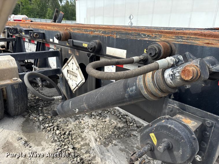 image for item YA0830 2014 Benlee roll-off container trailer