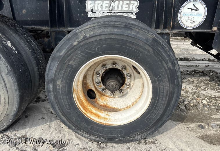 image for item YA0830 2014 Benlee roll-off container trailer