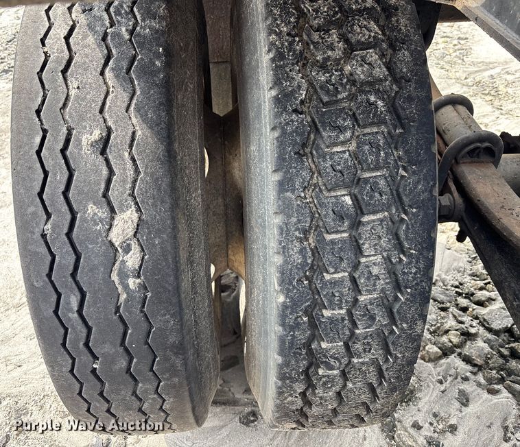 image for item YA0830 2014 Benlee roll-off container trailer