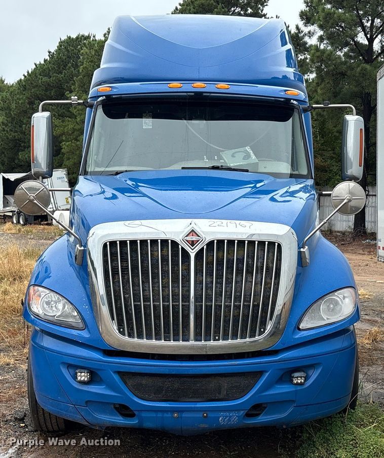 image for item YA0855 2016 International ProStar Plus 122 semi truck