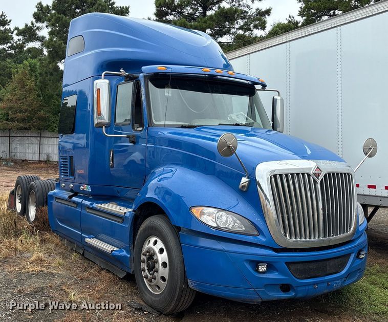 image for item YA0855 2016 International ProStar Plus 122 semi truck