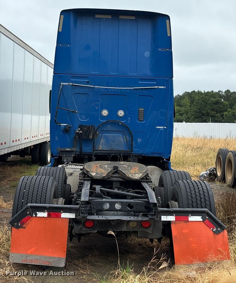 image for item YA0855 2016 International ProStar Plus 122 semi truck