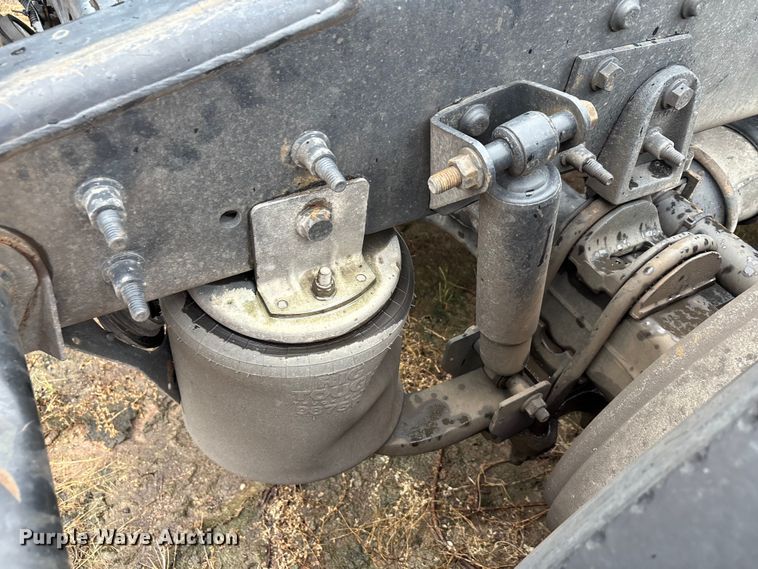 image for item YA0855 2016 International ProStar Plus 122 semi truck