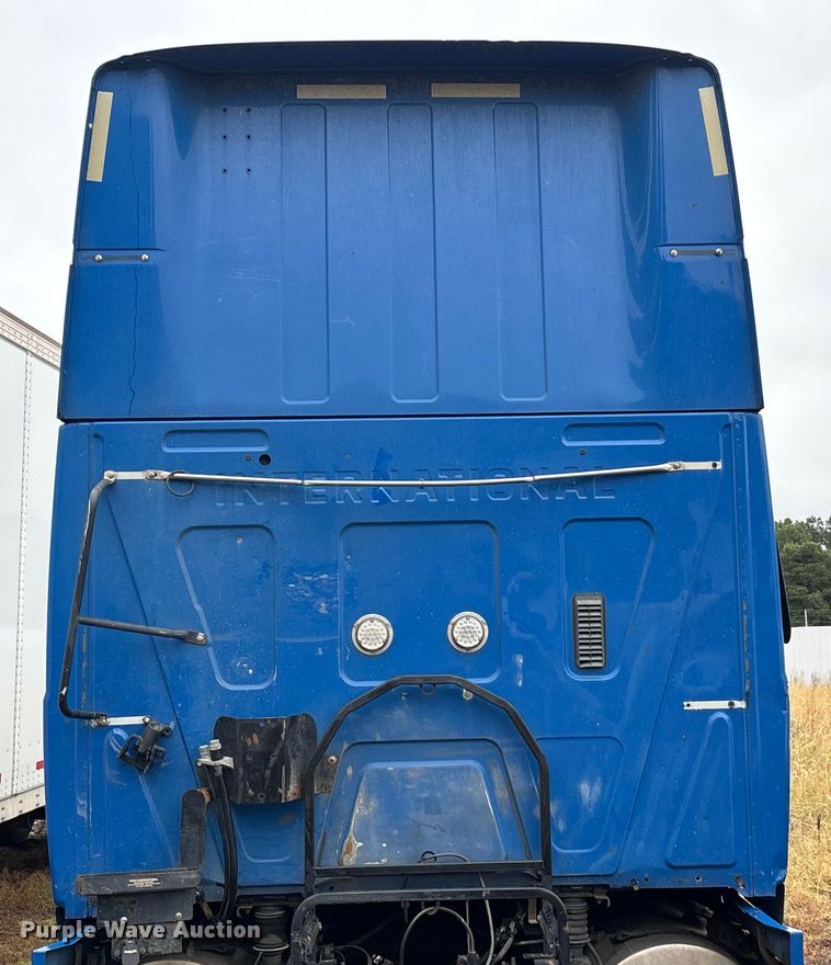 image for item YA0855 2016 International ProStar Plus 122 semi truck