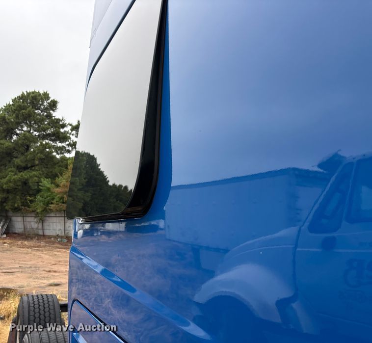 image for item YA0855 2016 International ProStar Plus 122 semi truck