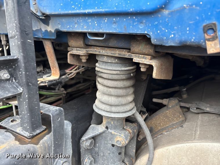 image for item YA0855 2016 International ProStar Plus 122 semi truck