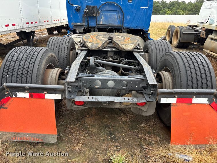 image for item YA0855 2016 International ProStar Plus 122 semi truck