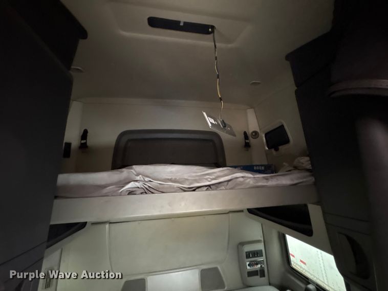 image for item YA0855 2016 International ProStar Plus 122 semi truck