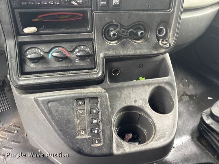 image for item YA0855 2016 International ProStar Plus 122 semi truck