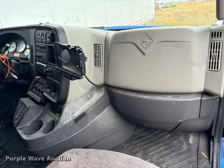 image for item YA0855 2016 International ProStar Plus 122 semi truck