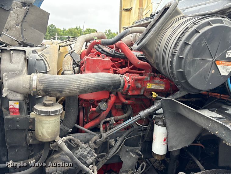 image for item YA0855 2016 International ProStar Plus 122 semi truck