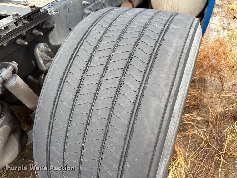 image for item YA0855 2016 International ProStar Plus 122 semi truck