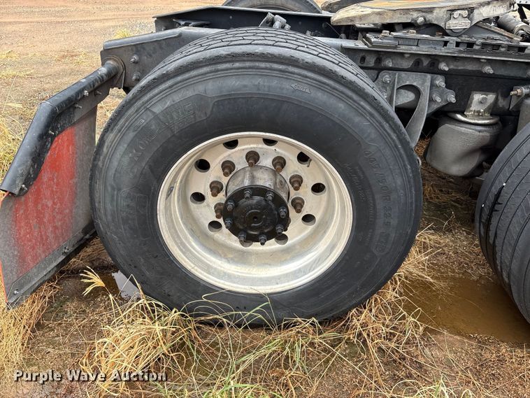 image for item YA0855 2016 International ProStar Plus 122 semi truck