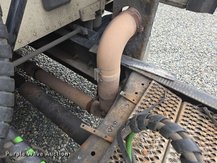 image for item YA0867 2019 Peterbilt 579  glider kit semi truck