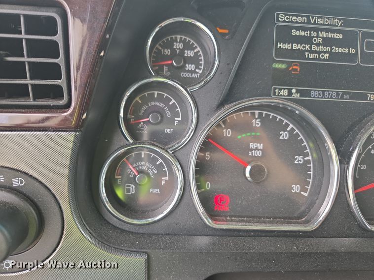 image for item YA0867 2019 Peterbilt 579  glider kit semi truck