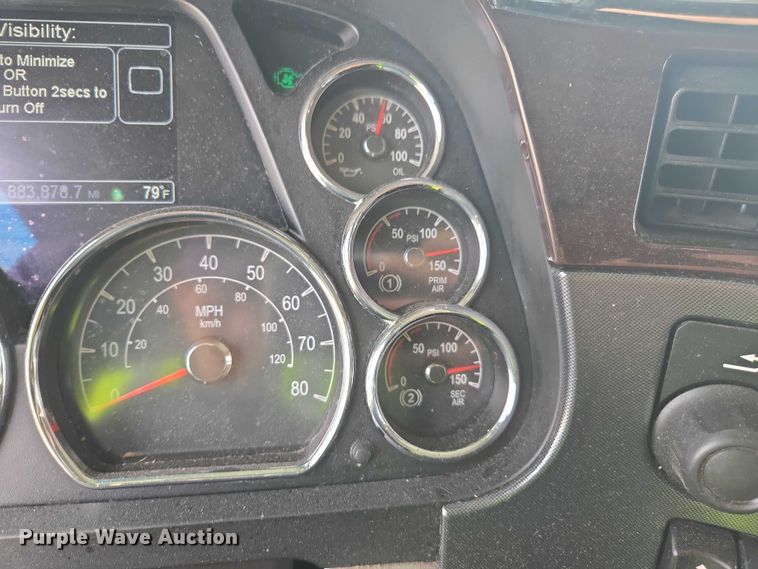 image for item YA0867 2019 Peterbilt 579  glider kit semi truck