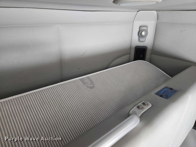 image for item YA0867 2019 Peterbilt 579  glider kit semi truck