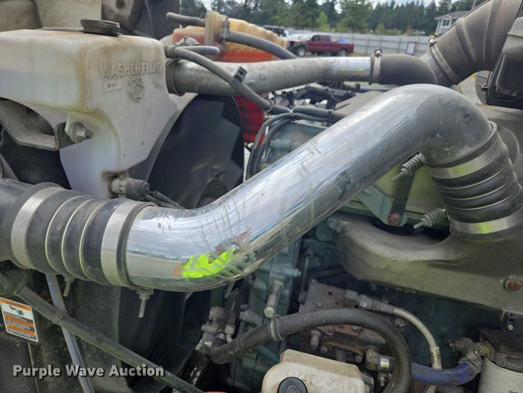 image for item YA0867 2019 Peterbilt 579  glider kit semi truck