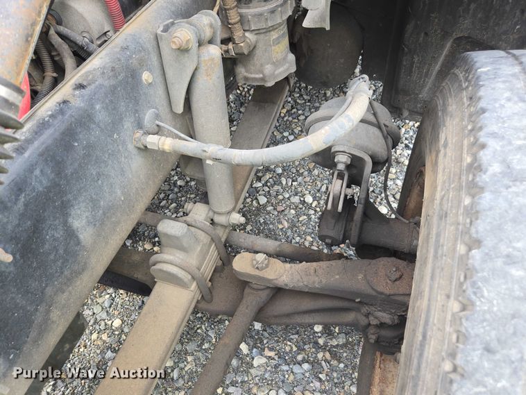 image for item YA0867 2019 Peterbilt 579  glider kit semi truck