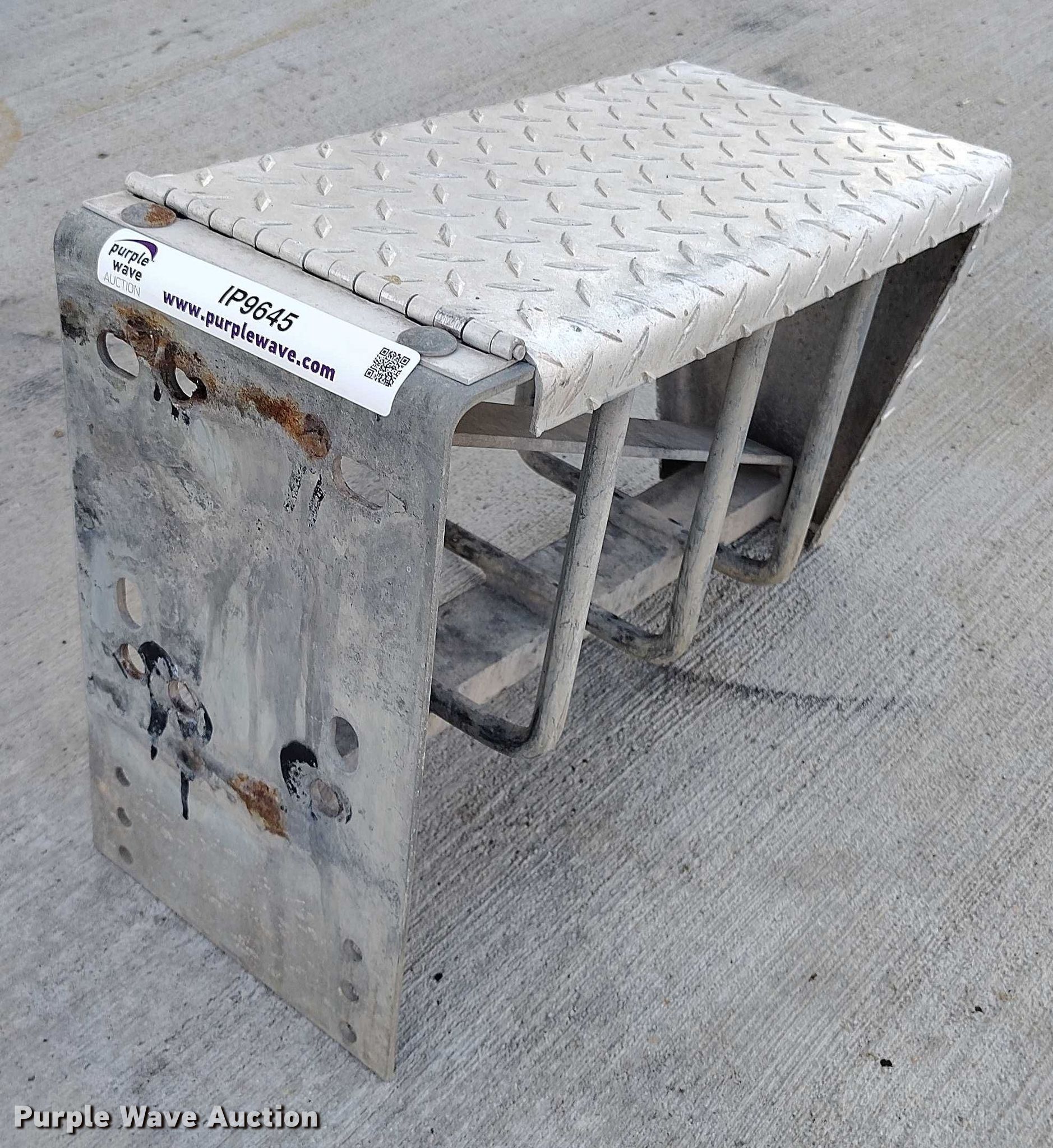 Merritt chain rack in Calhan, CO | Item IP9645 sold | Purple Wave