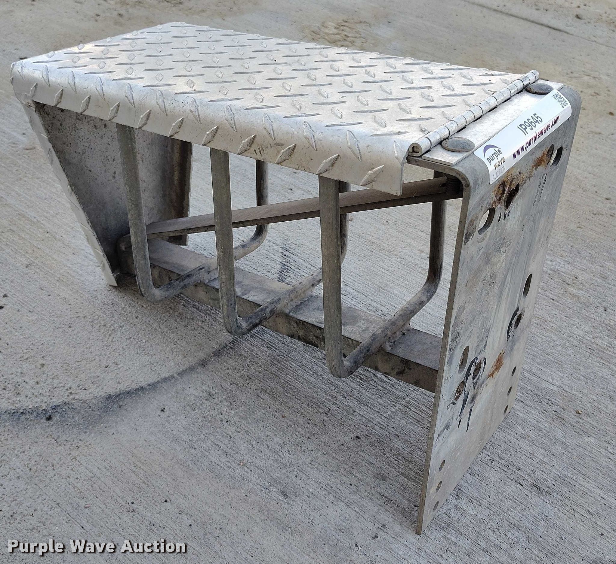 Merritt chain rack in Calhan, CO | Item IP9645 sold | Purple Wave