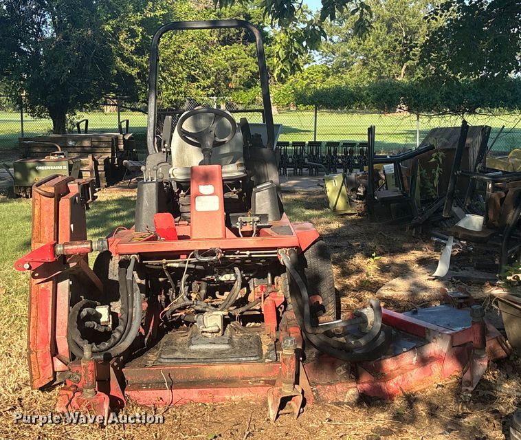 image for item DT3286 2005 Toro Grounds Master 4100D lawn mower