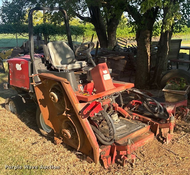 image for item DT3286 2005 Toro Grounds Master 4100D lawn mower