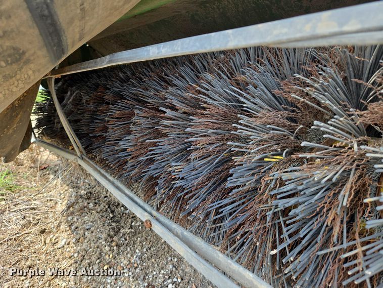 image for item EN8379 John Deere broom