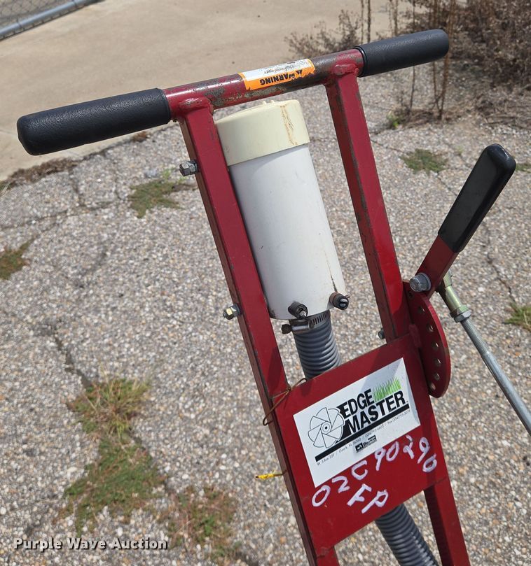 image for item EN8380 (4) edgers