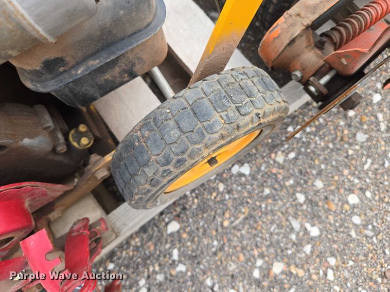 image for item EN8381 (3) edge trimmers  