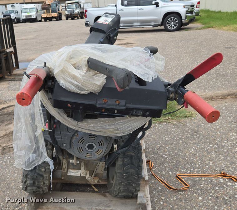 image for item EN8385 Troy-Bilt Storm 3090 snow blower