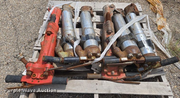 image for item EN8386 (6) pneumatic hammers