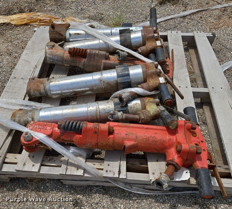 image for item EN8386 (6) pneumatic hammers