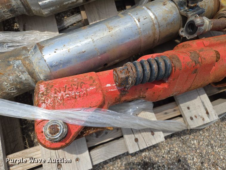 image for item EN8386 (6) pneumatic hammers