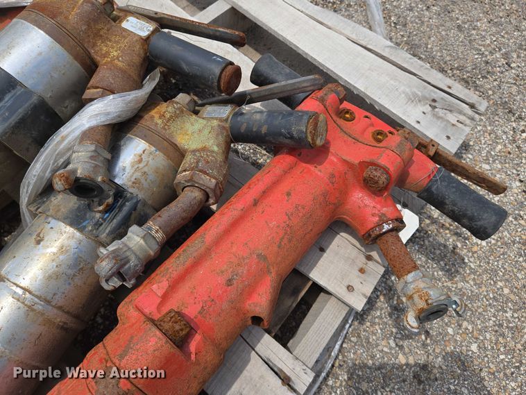 image for item EN8386 (6) pneumatic hammers