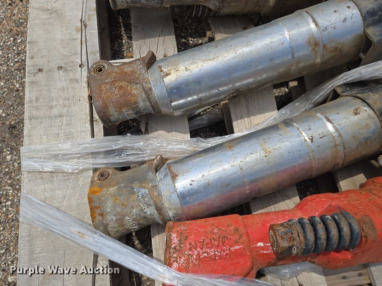 image for item EN8386 (6) pneumatic hammers