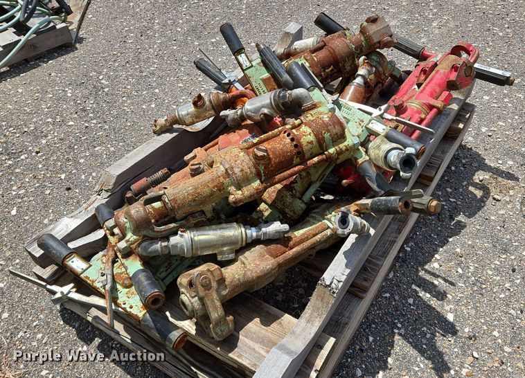 image for item EN8387 (10) pneumatic hammers