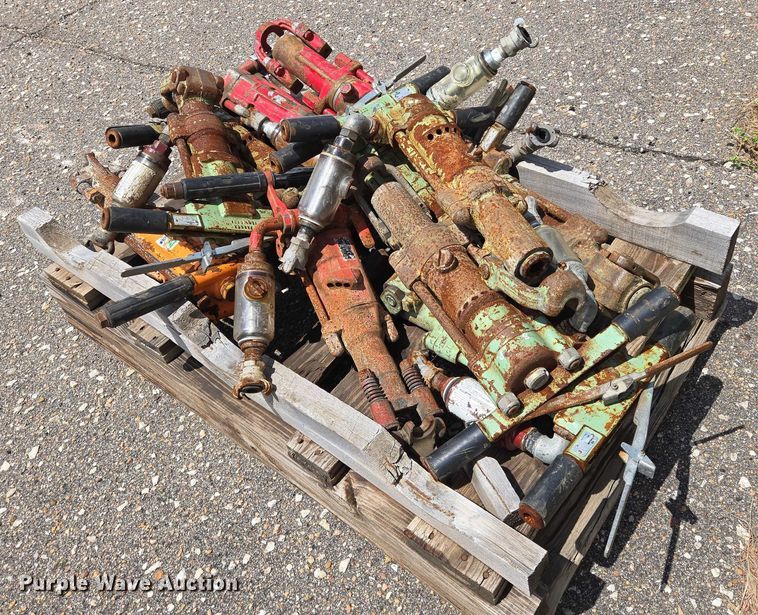 image for item EN8387 (10) pneumatic hammers