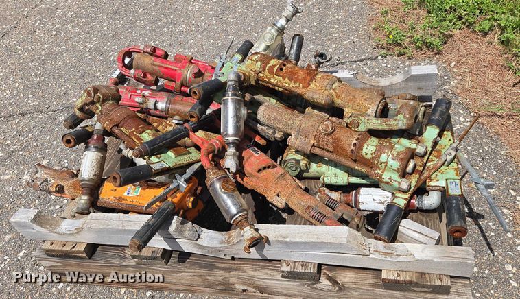 image for item EN8387 (10) pneumatic hammers