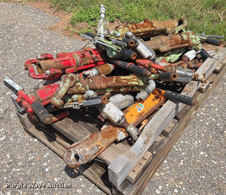 image for item EN8387 (10) pneumatic hammers