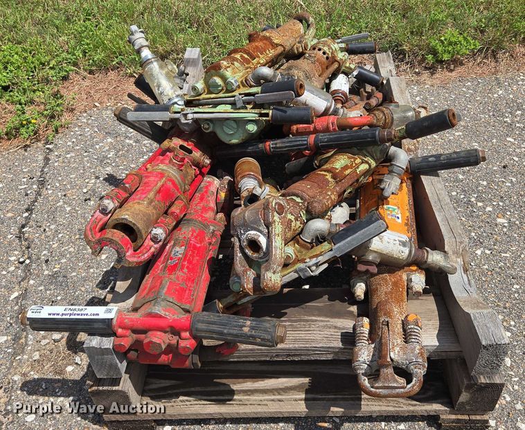 image for item EN8387 (10) pneumatic hammers