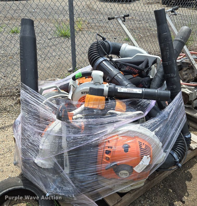 image for item EN8388 Lawn equipment  