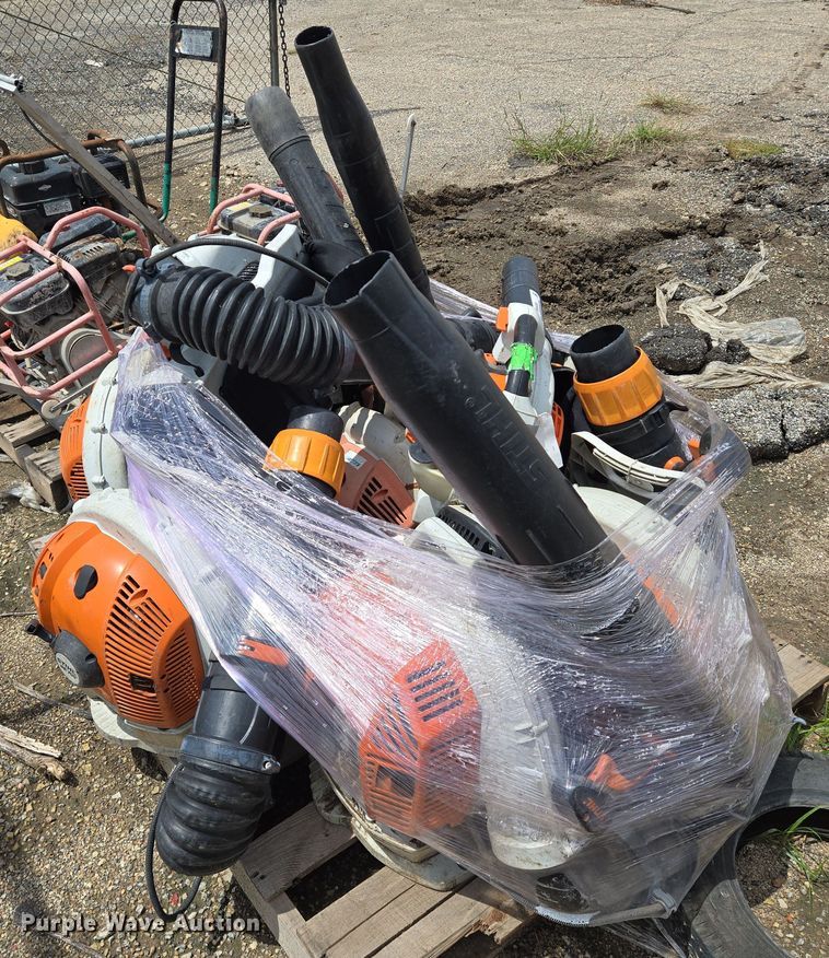 image for item EN8388 Lawn equipment  