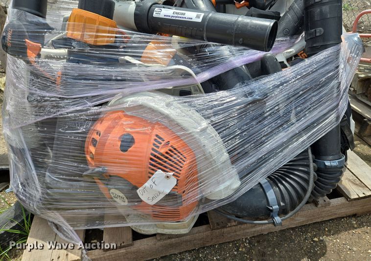 image for item EN8388 Lawn equipment  