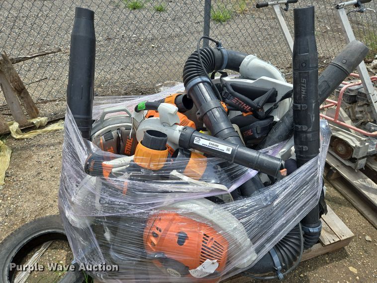 image for item EN8388 Lawn equipment  