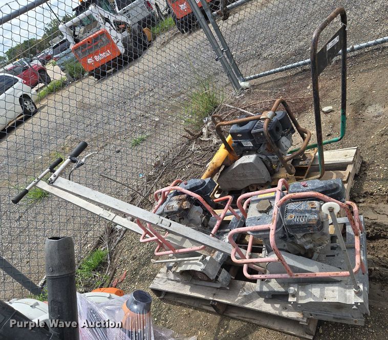 image for item EN8389 Concrete equipment