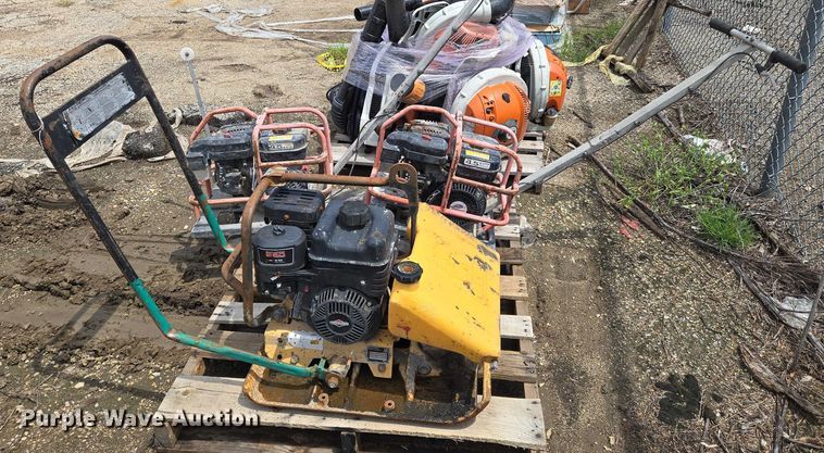 image for item EN8389 Concrete equipment