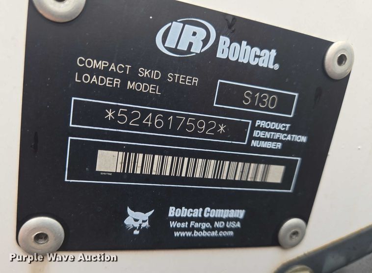 image for item EN8390 2004 Bobcat S130 skid steer loader